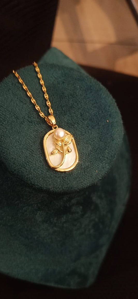 Real Pearl Chain Pendent