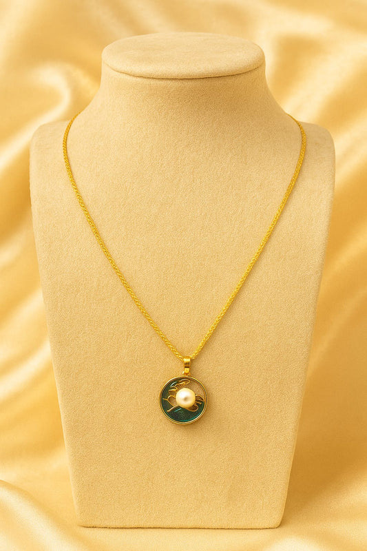 OCEAN WAVE PENDENT WITH PEARL AND GOLD POLISH CHAIN