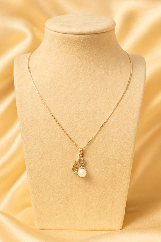 SWAROVSKI PEARL PENDENT WITH GOLD POLISH CHAIN